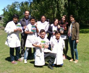 Alumnos lectores de las Escuelas N° 3 Y N° 7 de Warnes, Provincia de Buenos Aires